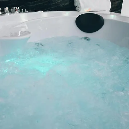 格雷戈里奥七豪华套房旅馆 招待所