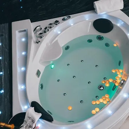 格雷戈里奥七豪华套房旅馆 招待所 3*