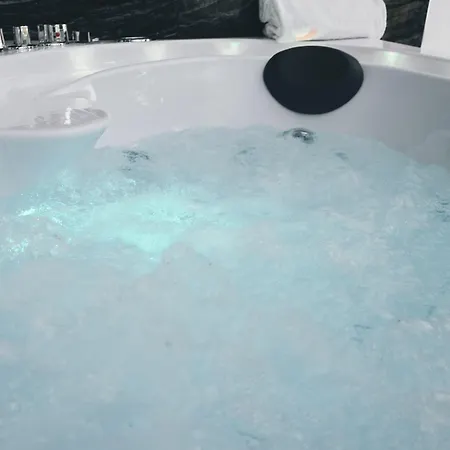 格雷戈里奥七豪华套房旅馆 招待所 3*