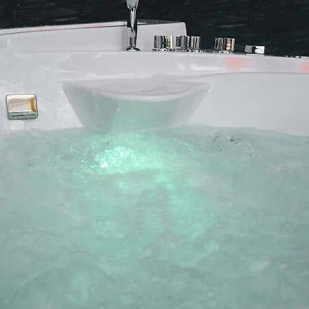 格雷戈里奥七豪华套房旅馆